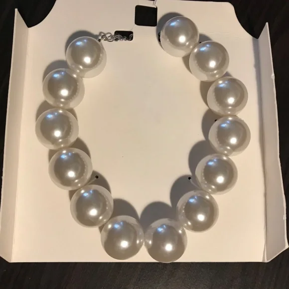 Zara Oversize Faux Pearl Necklace Harry Lambert For Zara Disney Bead - Picture 7 of 13